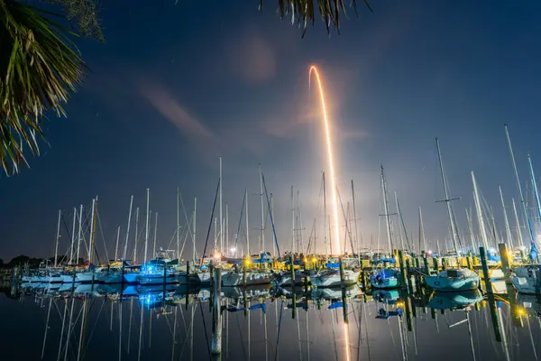 29 Ocak 2025: Titusville marinasından bir SpaceX Falcon 9 roketi, LC-39A 'dan yeni nesil SPAINSAT 1 uydusunu fırlatırken görüldü. Fotoğraf: Brandon Moser / Central Florida Public Media
