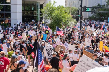 14 Haziran 2025: Tampa Belediye Binası 'ndaki 