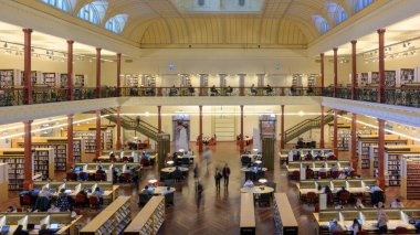 Melbourne, Victoria Devlet Kütüphanesi (SLV) 1856 yılında açıldı, Avustralya 'nın en eski halk kütüphanelerinden biridir..