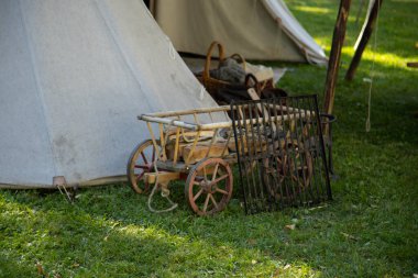 Eski moda ahşap araba.