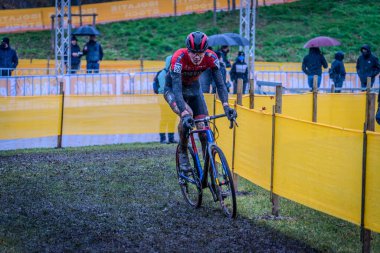 04-12-2021: Cyclocross verschillende Juniores, elit kadınlar en elit Heren