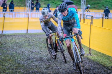 04-12-2021: Cyclocross verschillende Juniores, elit kadınlar en elit Heren