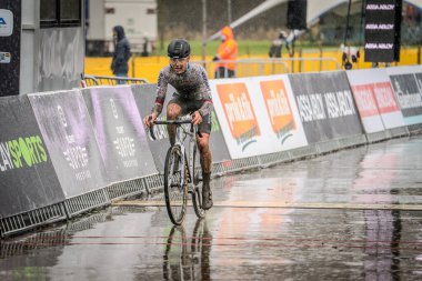 04-12-2021: Cyclocross verschillende Juniores, elit kadınlar en elit Heren