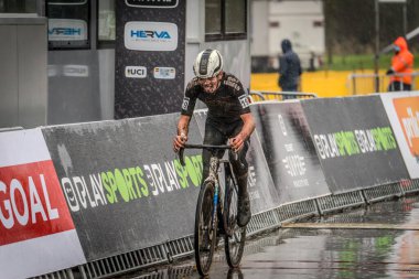 04-12-2021: Cyclocross verschillende Juniores, elit kadınlar en elit Heren