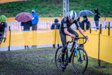 04-12-2021: Cyclocross verschillende Juniores, elit kadınlar en elit Heren