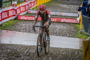 04-12-2021: Cyclocross verschillende Juniores, elit kadınlar en elit Heren