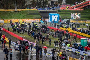 04-12-2021: Cyclocross verschillende Juniores, elit kadınlar en elit Heren