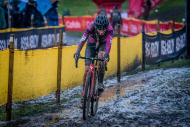 04-12-2021: Cyclocross verschillende Juniores, elit kadınlar en elit Heren