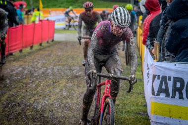 4-12-2021: Cyclocross verschillende Juniores, elit kadınlar en elit Heren