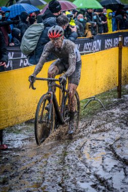 4-12-2021: Cyclocross verschillende Juniores, elit kadınlar en elit Heren