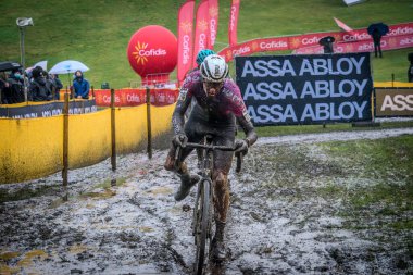 4-12-2021: Cyclocross verschillende Juniores, elit kadınlar en elit Heren