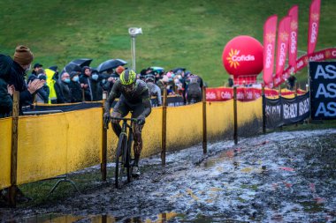 4-12-2021: Cyclocross verschillende Juniores, elit kadınlar en elit Heren