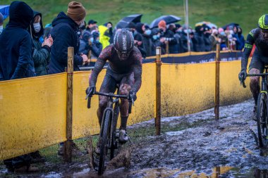 4-12-2021: Cyclocross verschillende Juniores, elit kadınlar en elit Heren