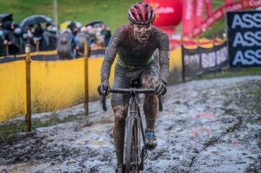 4-12-2021: Cyclocross verschillende Juniores, elit kadınlar en elit Heren