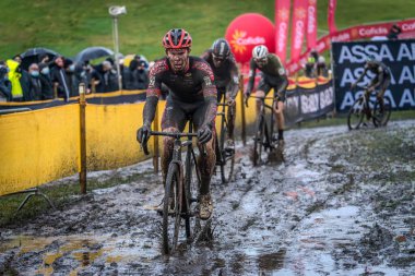 4-12-2021: Cyclocross verschillende Juniores, elit kadınlar en elit Heren