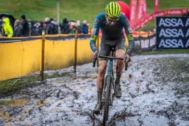 4-12-2021: Cyclocross verschillende Juniores, elit kadınlar en elit Heren