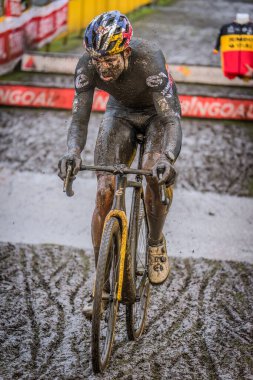 4-12-2021: Cyclocross verschillende Juniores, elit kadınlar en elit Heren