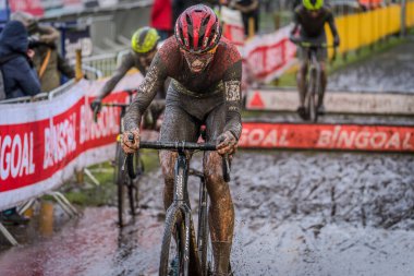 4-12-2021: Cyclocross verschillende Juniores, elit kadınlar en elit Heren