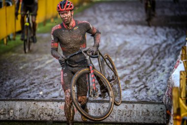 4-12-2021: Cyclocross verschillende Juniores, elit kadınlar en elit Heren