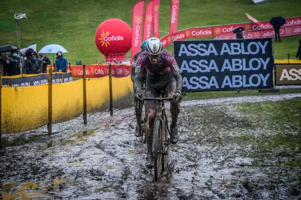 4-12-2021: Cyclocross verschillende Juniores, elit kadınlar en elit Heren