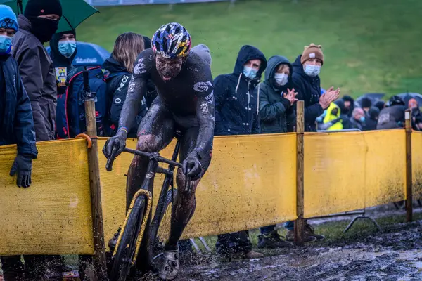 4-12-2021: Cyclocross verschillende Juniores, elit kadınlar en elit Heren
