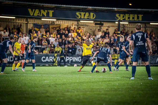 2de afdelding of wel 4e klasse wedstrijd in Belgi tussen Berchem sport en Eendracht termien Genk