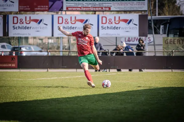 2025-03-16 Berg en dal-Berchem Sport, Belçika 'nın alt bölgelerinde rekabet maçı