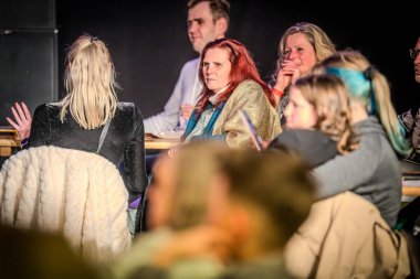 29-03-2025 travesti gösterisi Farklı sanatçılar kendilerini en iyi şekilde sunar