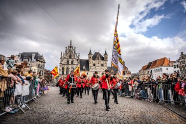 2025-03-30 Mechelen Karnaval alayı sokaklarda bir resepsiyonla son buluyor. 