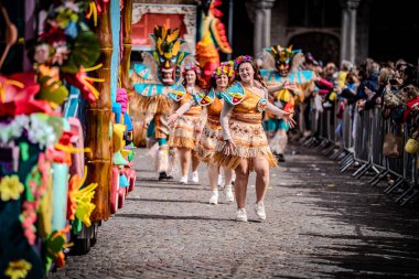 2025-03-30 Mechelen Karnaval alayı sokaklarda bir resepsiyonla son buluyor. 