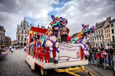 2025-03-30 Mechelen Karnaval alayı sokaklarda bir resepsiyonla son buluyor. 