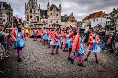 2025-03-30 Mechelen Karnaval alayı sokaklarda bir resepsiyonla son buluyor. 