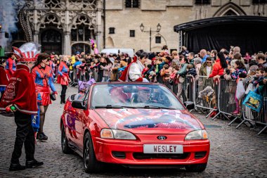 2025-03-30 Mechelen Karnaval alayı sokaklarda bir resepsiyonla son buluyor. 