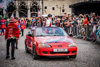 2025-03-30 Mechelen Karnaval alayı sokaklarda bir resepsiyonla son buluyor. 
