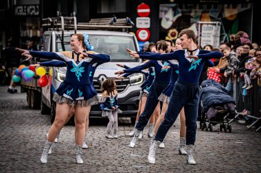 2025-03-30 Mechelen Karnaval alayı sokaklarda bir resepsiyonla son buluyor. 