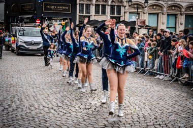 2025-03-30 Mechelen Karnaval alayı sokaklarda bir resepsiyonla son buluyor. 