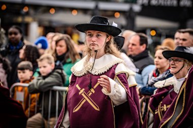 2025-03-30 Mechelen Karnaval alayı sokaklarda bir resepsiyonla son buluyor.