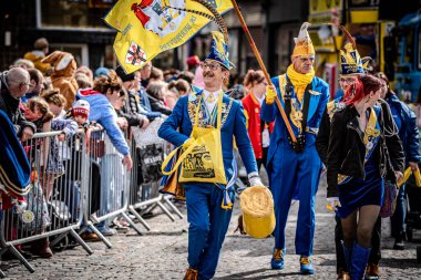 2025-03-30 Mechelen Karnaval alayı sokaklarda bir resepsiyonla son buluyor.