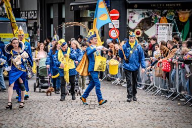 2025-03-30 Mechelen Karnaval alayı sokaklarda bir resepsiyonla son buluyor.