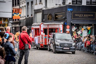 2025-03-30 Mechelen Karnaval alayı sokaklarda bir resepsiyonla son buluyor.