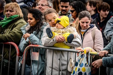 2025-03-30 Mechelen Karnaval alayı sokaklarda bir resepsiyonla son buluyor.
