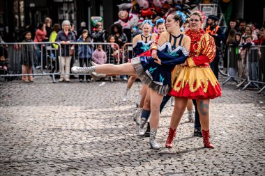 2025-03-30 Mechelen Karnaval alayı sokaklarda bir resepsiyonla son buluyor.