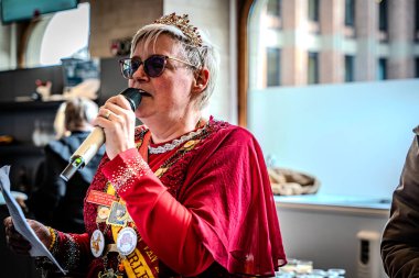 2025-03-30 Mechelen Karnaval alayı sokaklarda bir resepsiyonla son buluyor.