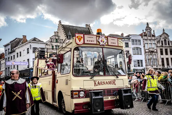 2025-03-30 Mechelen Karnaval alayı sokaklarda bir resepsiyonla son buluyor.