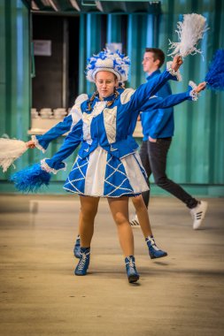 2025-03-29 Dans öğleden sonra ManeBlussers Mechelen farklı dans gruplarının dans etmeye geldiği bir etkinlik 