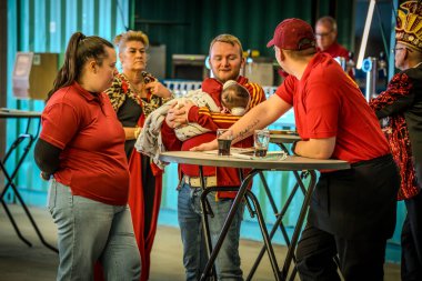 2025-03-29 Dans öğleden sonra ManeBlussers Mechelen farklı dans gruplarının dans etmeye geldiği bir etkinlik 
