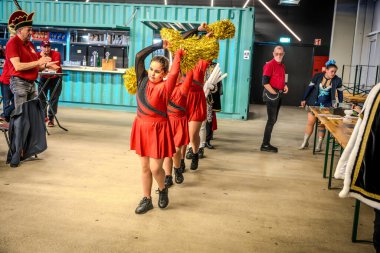 2025-03-29 Dans öğleden sonra ManeBlussers Mechelen farklı dans gruplarının dans etmeye geldiği bir etkinlik