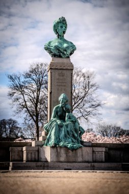 08-04-2025 Kopenhag: Bu şehirdeki pek çok heykelden biri