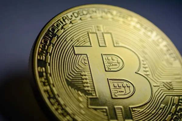 Fiziksel bir bitcoin resmini kavramsallaştır