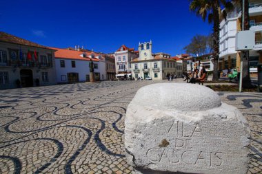 Cascais, Portekiz. Lizbon yakınlarındaki Cascais tatil beldesinin şehir manzarası. 27 Mart 2017